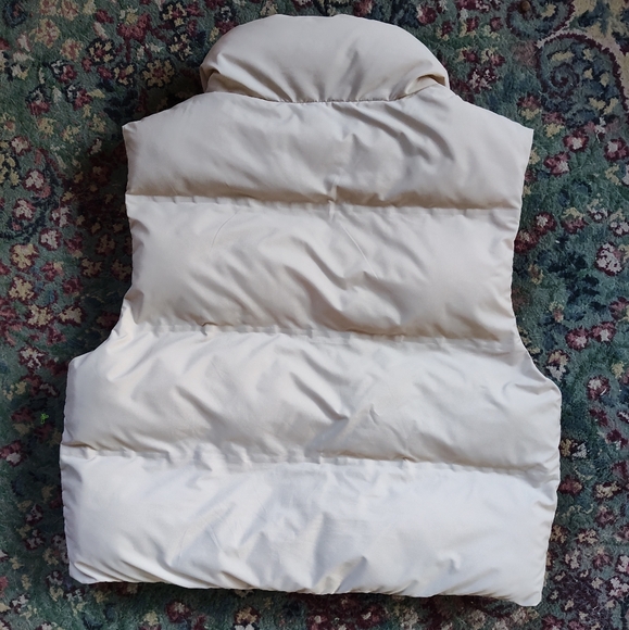 New Zara Cream Puffer Vest - Picture 2 of 3